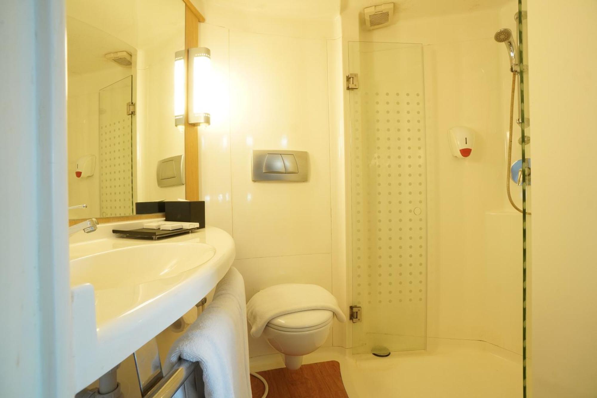 Swiss-Belinn Cawang Jakarta Kültér fotó