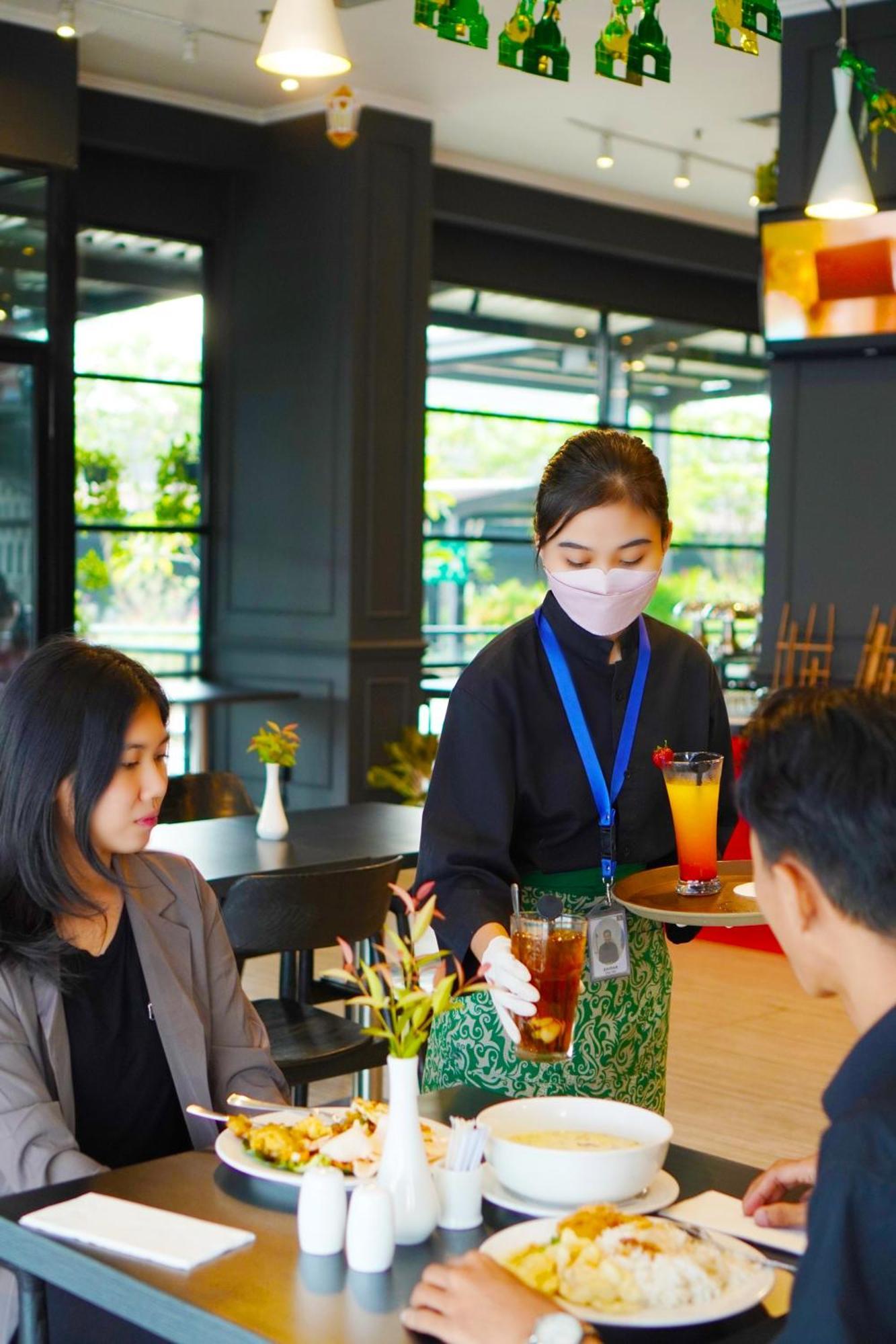 Swiss-Belinn Cawang Jakarta Kültér fotó