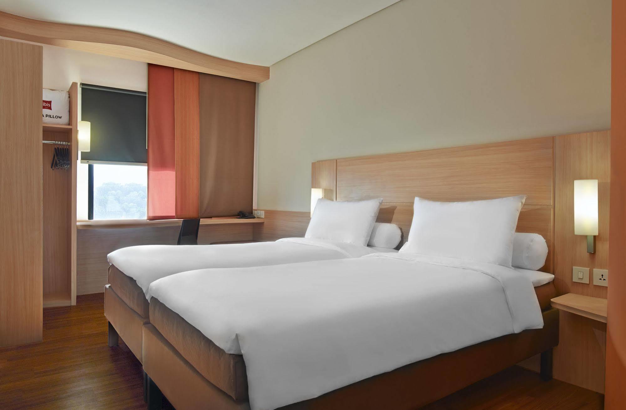 Swiss-Belinn Cawang Jakarta Kültér fotó
